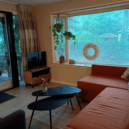 アパート Reelax Hottub En Vrij Uitzicht Over Het Bos