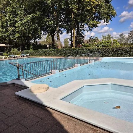 アパート Reelax Hottub En Vrij Uitzicht Over Het Bos